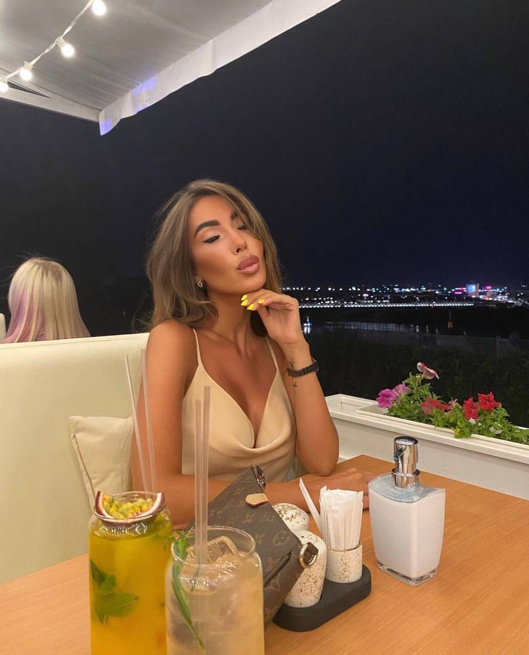 Doyumsuz Yaşayan Kartal Escort Sibel